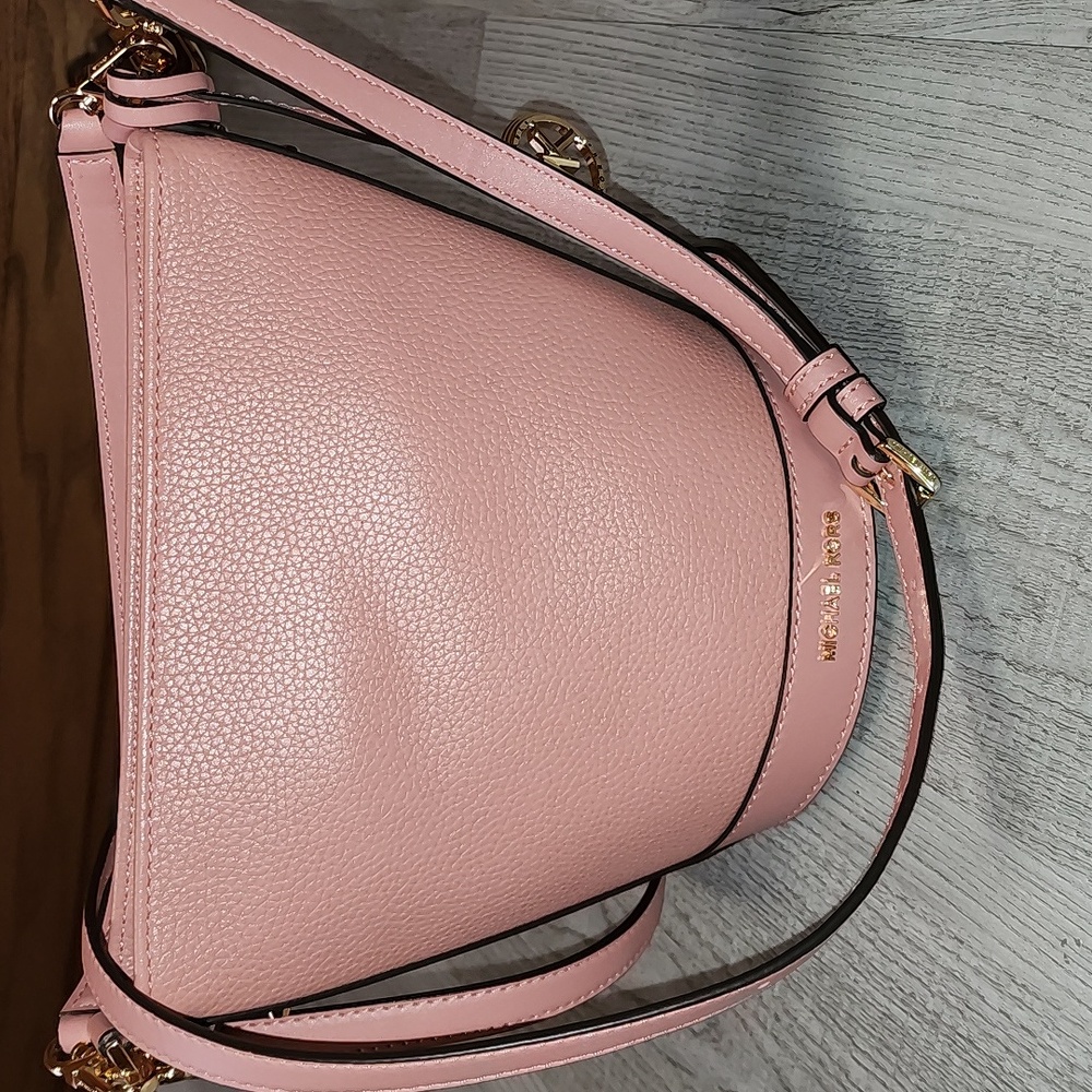 Michael Kors Bucket Crossbody Bag, EUC.